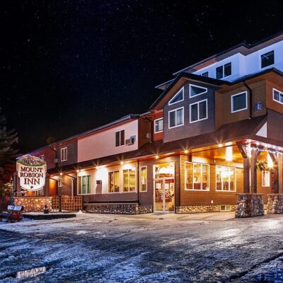 Mt Robson Inn Exterior